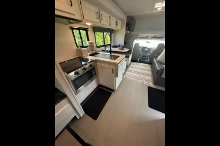 East to West Entrada Class C