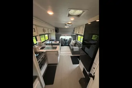 East to West Entrada Class C