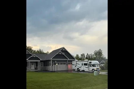 East to West Entrada Class C