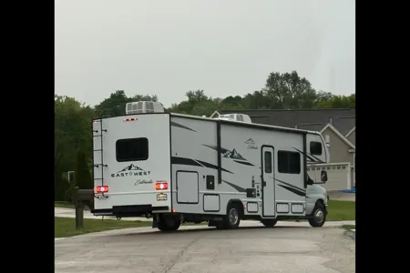 East to West Entrada Class C