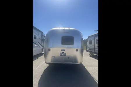 Classic, Cute, Cozy: 20' Airstream For Your Coastal Adventure