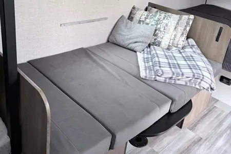 Calista’s Jayco Jayflight SLX Travel Trailer