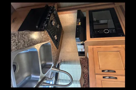 Kimerik Thor Motor Coach Four Winds Class C