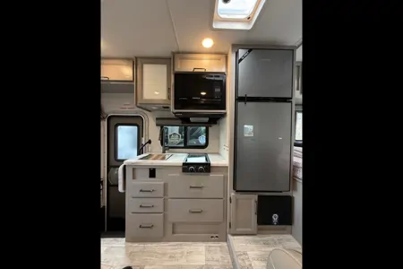 Brand new 2026 Thor Chateau 24ft. with free private shuttle -Marco