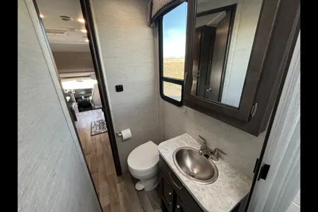 Entegra Coach Odyssey SE