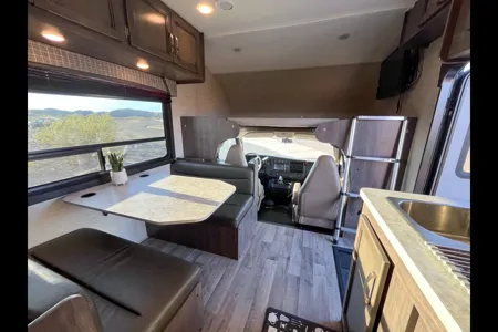 Entegra Coach Odyssey SE