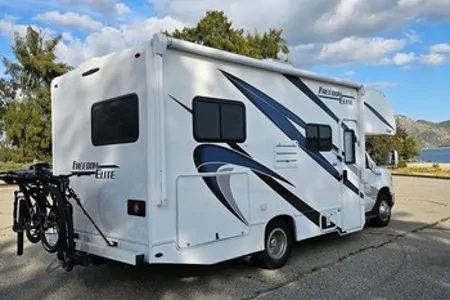 25ft. Class C — easy & fun to drive, a unique road trip experience! 