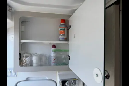 Beverly's Thor Motor Coach Rize 18M Class B