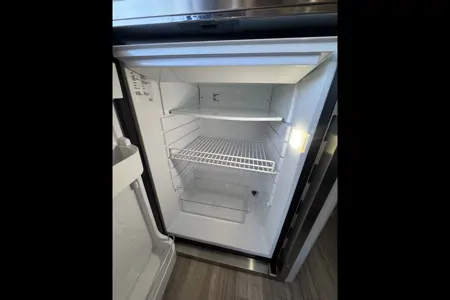 Beverly's Thor Motor Coach Rize 18M Class B