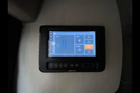 Beverly's Thor Motor Coach Rize 18M Class B