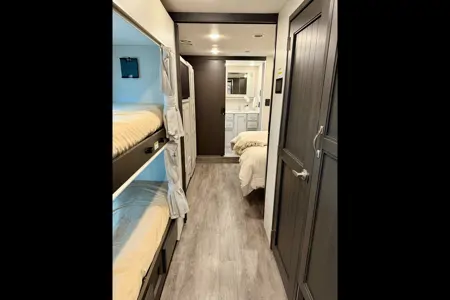 Convenience Rv's Riviera 39BH