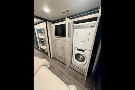 Convenience Rv's Riviera 39BH