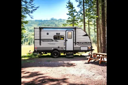 2024 Catalina Sleeps 5 With Bunk Beds!