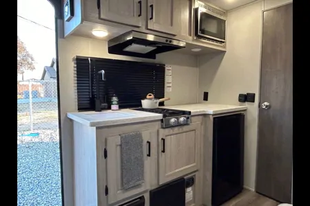 2024 Catalina Sleeps 5 With Bunk Beds!