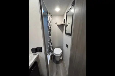 2024 Catalina Sleeps 5 With Bunk Beds!