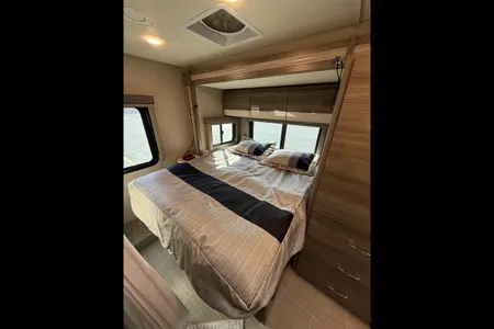 Bret's Thor Motor Coach Delano 24TT Class C