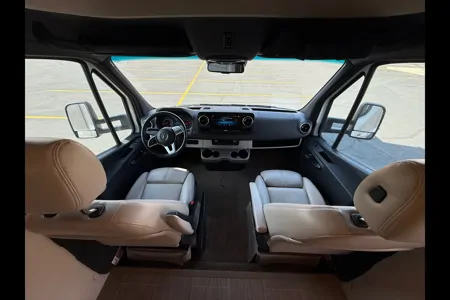 Bret's Thor Motor Coach Delano 24TT Class C