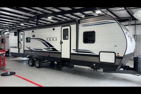 Spacious Palomino 28bhss Travel Trailer