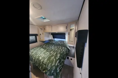 Luxurious Lightweight Apex 256BHS Travel Trailer