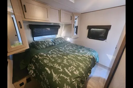 Luxurious Lightweight Apex 256BHS Travel Trailer