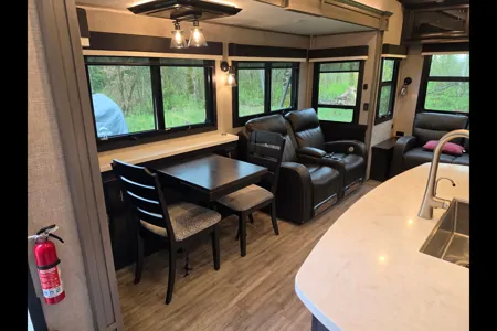 Kal's Jayco Pinnacle 36 Foot Fifth Wheel