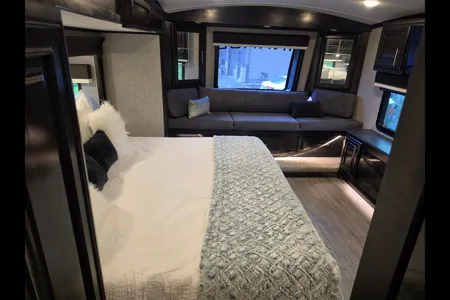 Kal's Jayco Pinnacle 36 Foot Fifth Wheel
