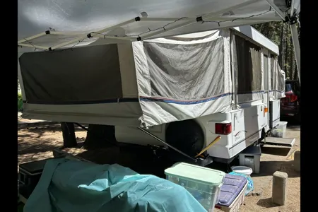 **Adventure-Ready 2004 Coleman/Fleetwood Utah Pop-Up Camper