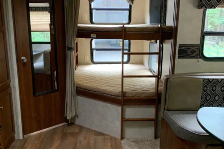  Keystone 272BHS Travel Trailer