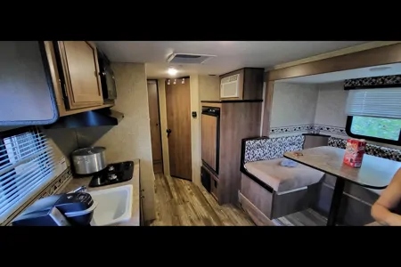 Katine Escape Trailer Industries 196 Roulotte