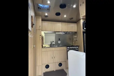 Justin's Airstream Flying Cloud Travel Trailer