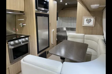 Justin's Airstream Flying Cloud Travel Trailer