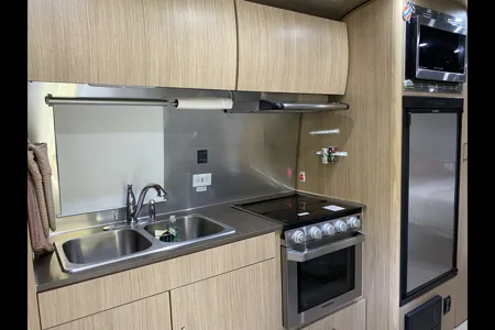 Justin's Airstream Flying Cloud Travel Trailer