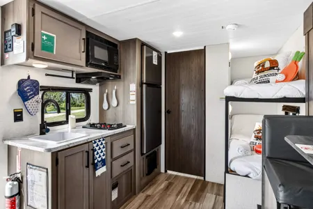 Little sunshine RV Rentals Hideout 176BH