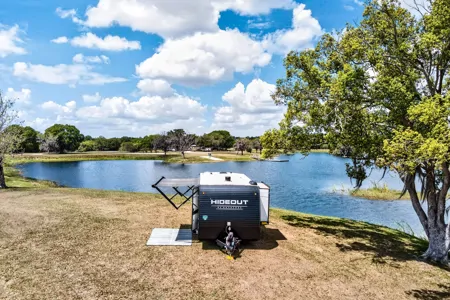 Little sunshine RV Rentals Hideout 176BH