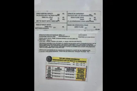 Family Trailer KZ Escape 3 Tip Out Hybrid
