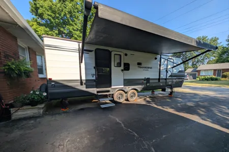 The Grand Adventure 33 – Sleeps 8 Comfortably
