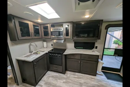 The Grand Adventure 33 – Sleeps 8 Comfortably