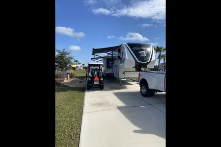 David's Grand Design 41G Momentum Fifth Wheel