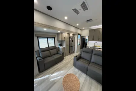 David's Grand Design 41G Momentum Fifth Wheel
