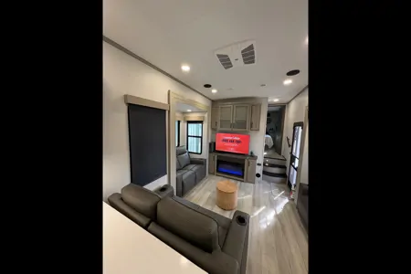 David's Grand Design 41G Momentum Fifth Wheel