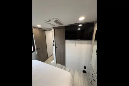 David's Grand Design 41G Momentum Fifth Wheel