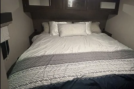 Melissa's Sportsman 241RKLE Travel Trailer