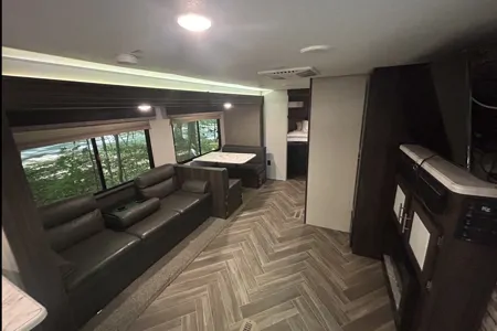 Melissa's Sportsman 241RKLE Travel Trailer