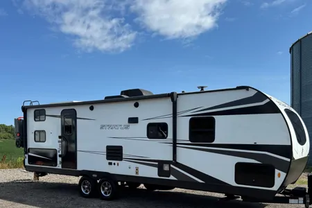 Daniel's Venture Stratus Travel Trailer