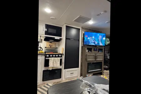 Daniel's Venture Stratus Travel Trailer