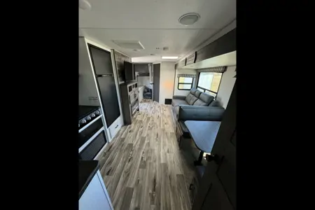 Daniel's Venture Stratus Travel Trailer