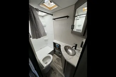 Daniel's Venture Stratus Travel Trailer