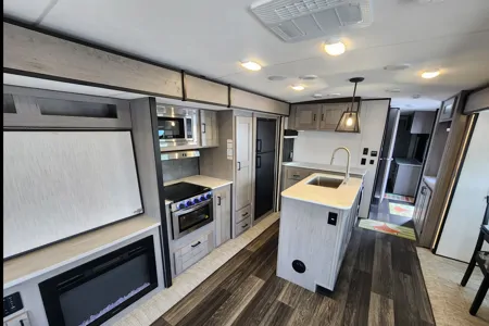 BUENAHORA's Mallard Heartland M335 Travel Trailer