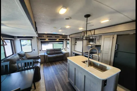 BUENAHORA's Mallard Heartland M335 Travel Trailer