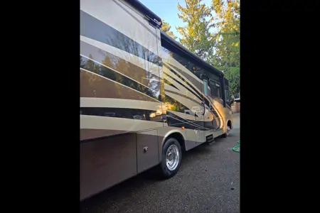 Jo's Forest River georgetown Class A